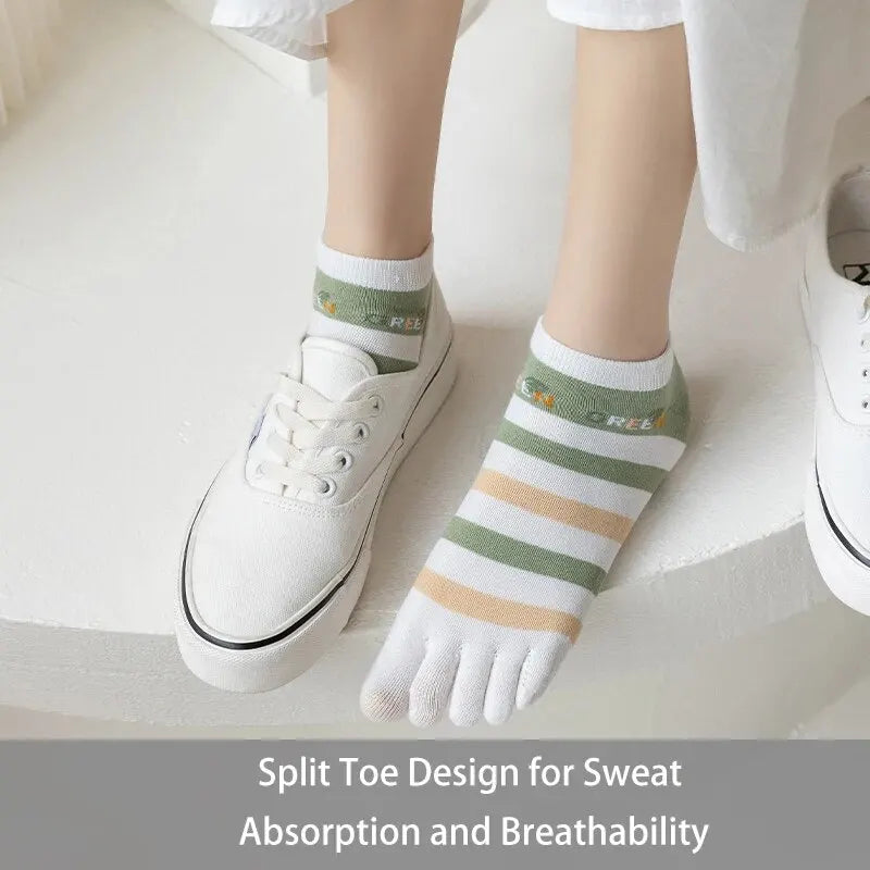 3 Pairs of Women's Spring and sSummer Season Cute and Sweet Fashionable Striped Flower Comfortable Five-finger Split-toe Socks